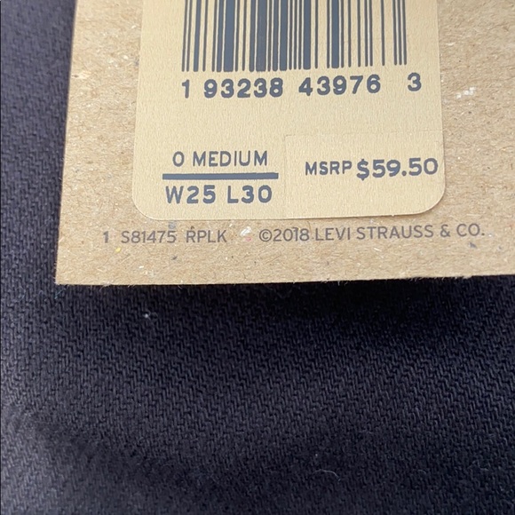 Levi jeans NWT. High rise skinny. Size 25 - Picture 5 of 7